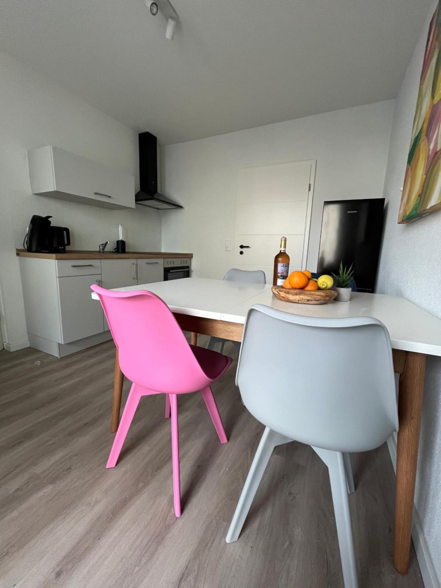 Black Forest City Apartment Mit Kostenlosem Parkplatz Friburgo de Brisgovia Exterior foto